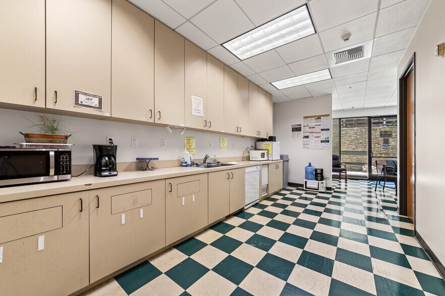 More Photos Of 600 N Rosemead Blvd, Pasadena Office For Sale