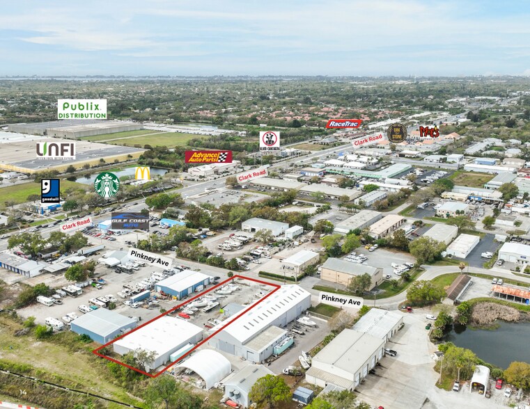 More Photos Of 5703 Pinkney Ave, Sarasota Warehouse For Lease