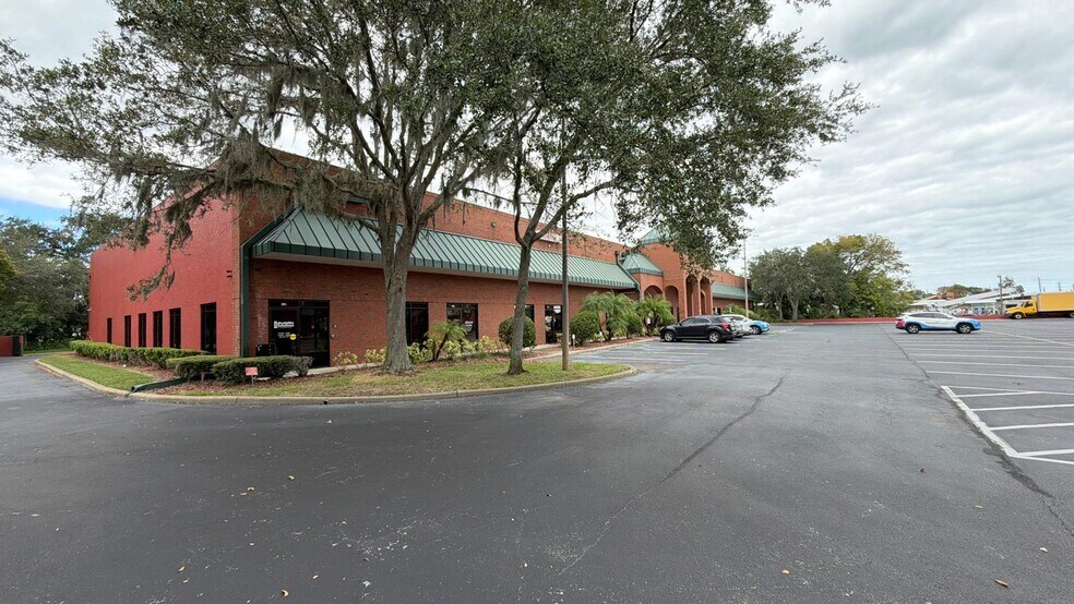 More Photos Of 1440 N Nova Rd, Daytona Beach Unknown For Lease