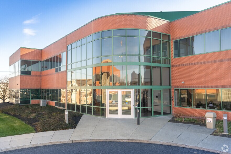 Primary Photo Of 100 Corporate Center Dr, Camp Hill Medical For Lease