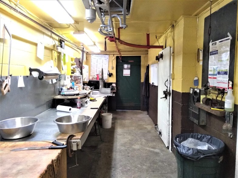 More Photos Of 124 Mahoning Dr E, Lehighton Storefront For Sale