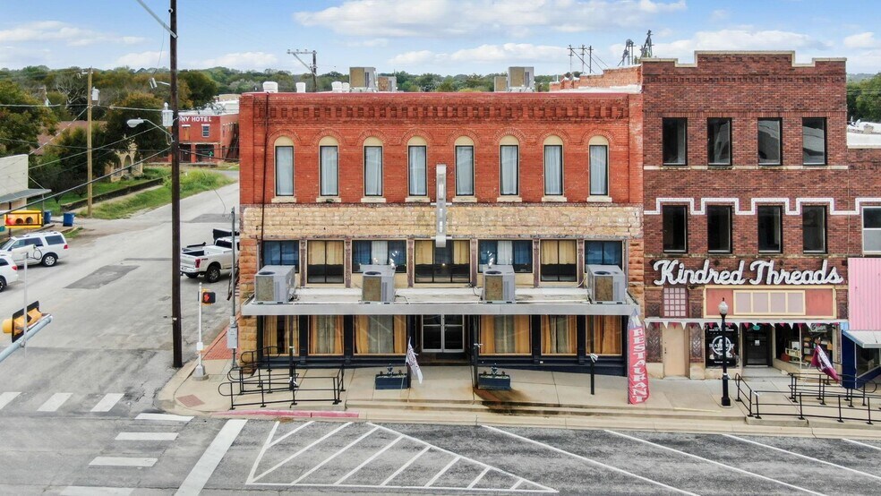 More Photos Of 100 N Texas St, De Leon Storefront Retail Office For Sale