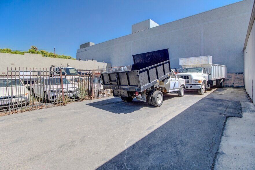 More Photos Of 1116 N Harbor Blvd, Santa Ana Flex For Lease
