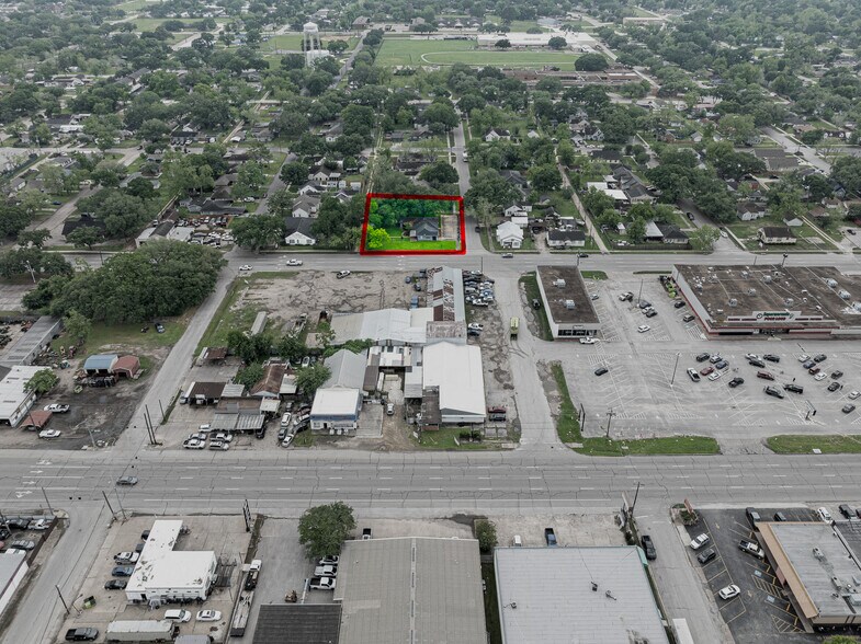 More Photos Of 1105 San Jacinto St, Rosenberg Office For Sale