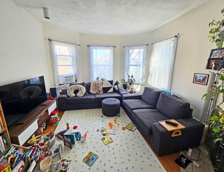 More Photos Of 14 Saint Paul St, Cambridge Apartments For Sale