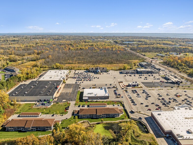 More Photos Of 2324 Lineville rd, Suamico General Retail For Sale