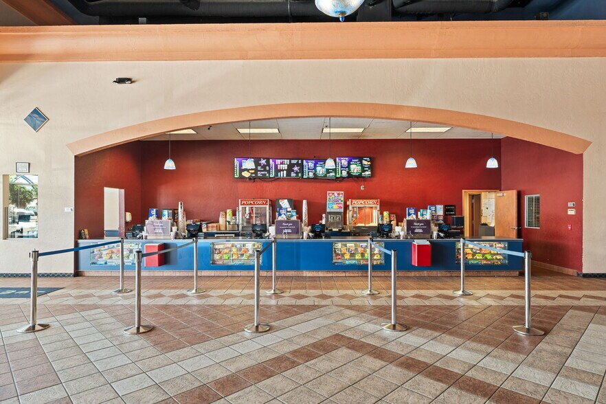 More Photos Of 400 Follett St, Lemoore Freestanding For Sale