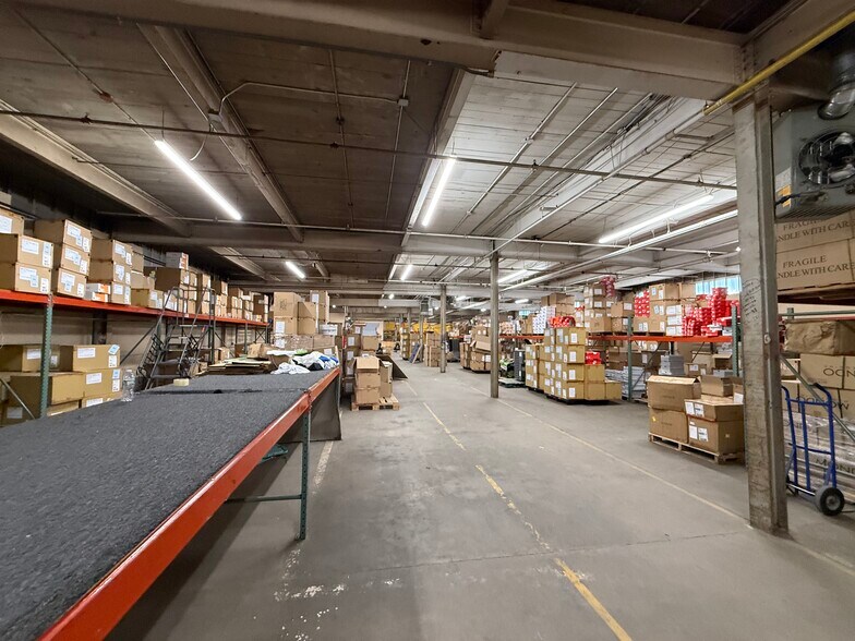 More Photos Of 2250 Urbanowitz Ave, Linden Industrial For Lease