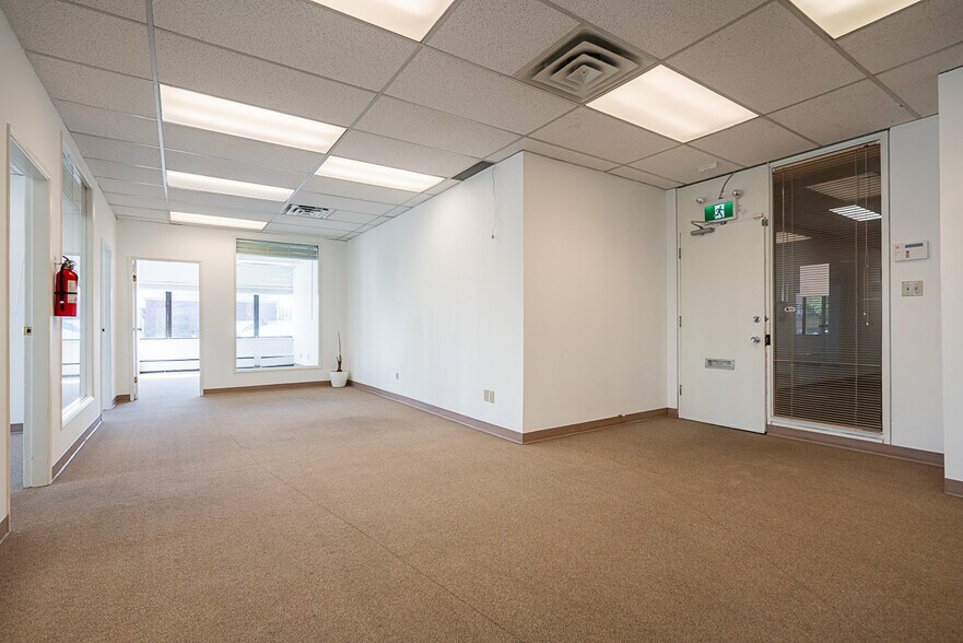More Photos Of 550 Sixth St, New Westminster Office For Lease