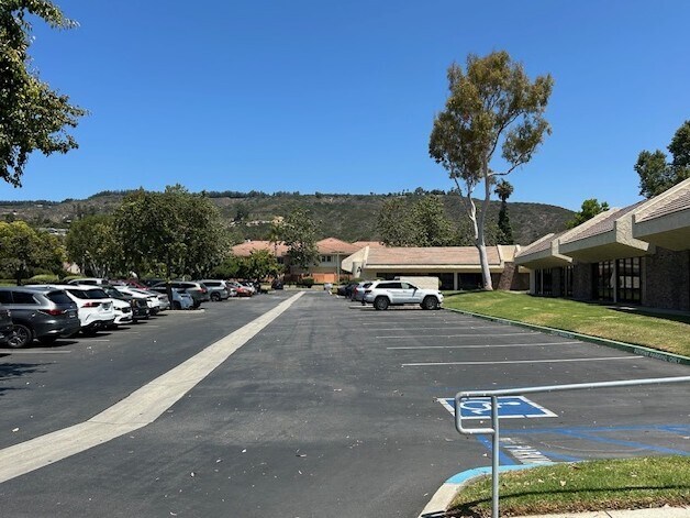 More Photos Of 2412 N Ponderosa Dr, Camarillo Medical For Lease