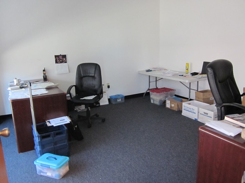 More Photos Of 2475 W Cheyenne Ave, North Las Vegas Light Manufacturing For Lease