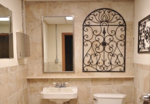 More Photos Of 8100 Mims St, Lorton Distribution For Lease