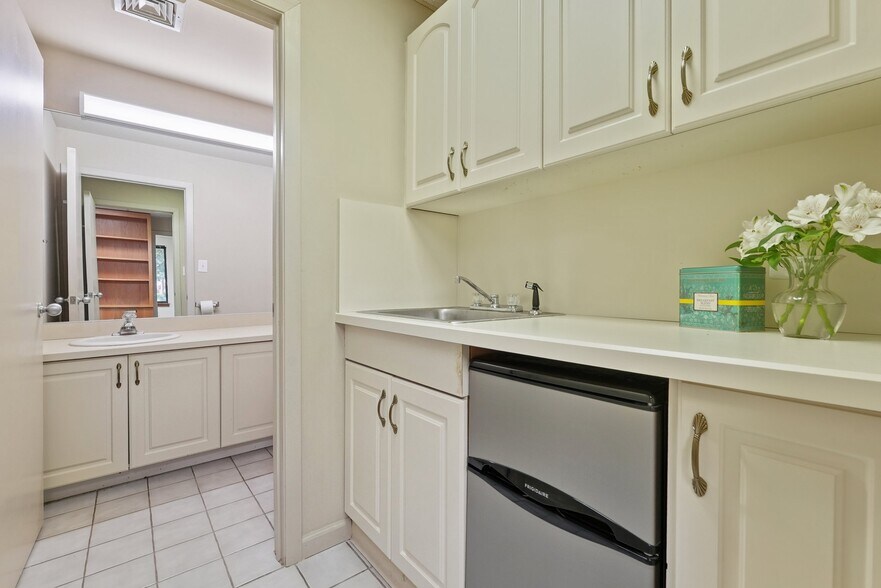 More Photos Of 176 Tamarack Cir, Skillman Office For Sale