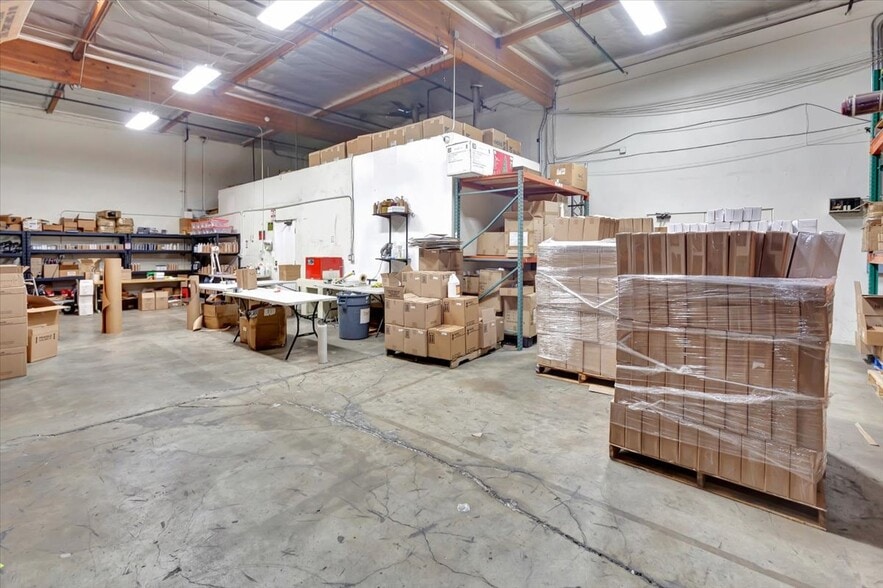 More Photos Of 1061 S Melrose St, Placentia Warehouse For Lease