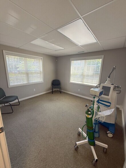 More Photos Of 5 Durham Rd, Guilford Medical For Lease
