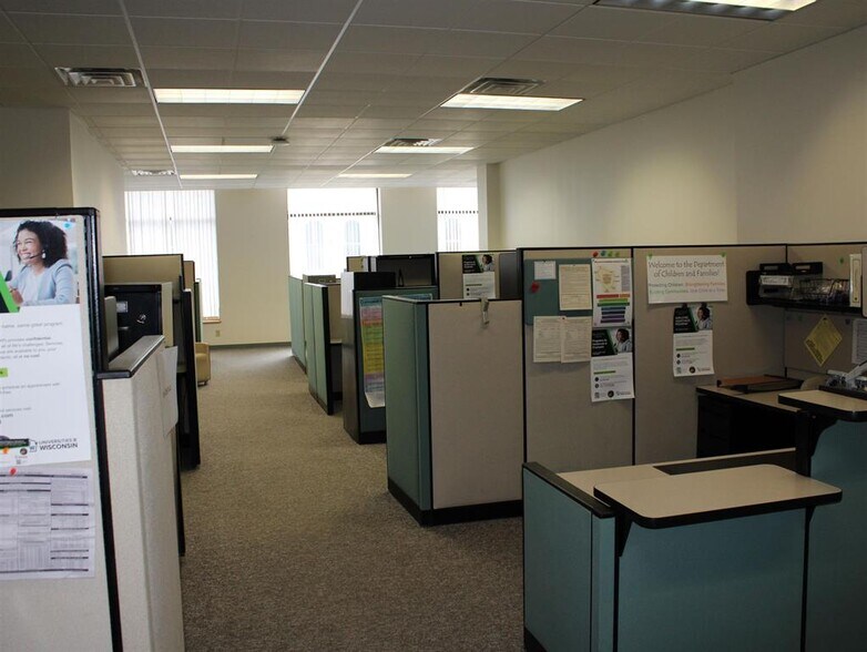 More Photos Of 74 S Main St, Fond Du Lac Loft Creative Space For Sale