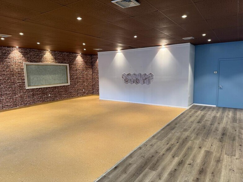 More Photos Of 833 S Federal Hwy, Dania Unknown For Lease