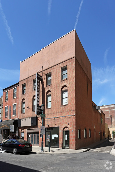 Primary Photo Of 38-40 S 19th St, Philadelphia Restaurant For Lease