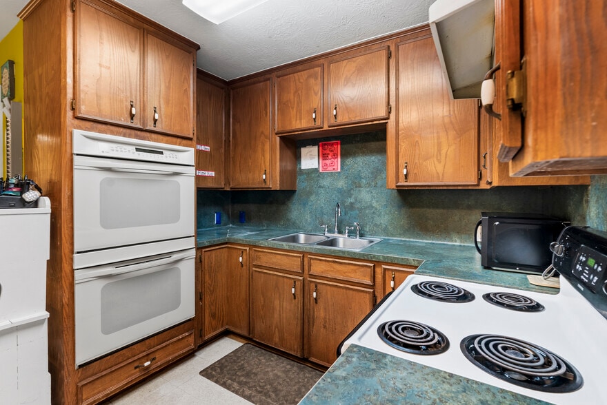 More Photos Of 989 Old Mcdade Rd, Elgin Daycare Center For Sale