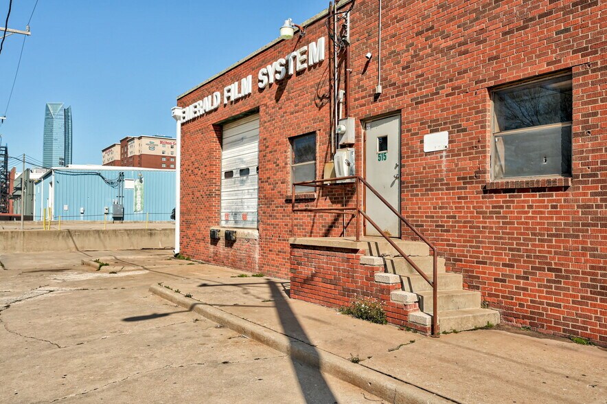 More Photos Of 515 Kings of Leon Ln, Oklahoma City Manufacturing For Sale