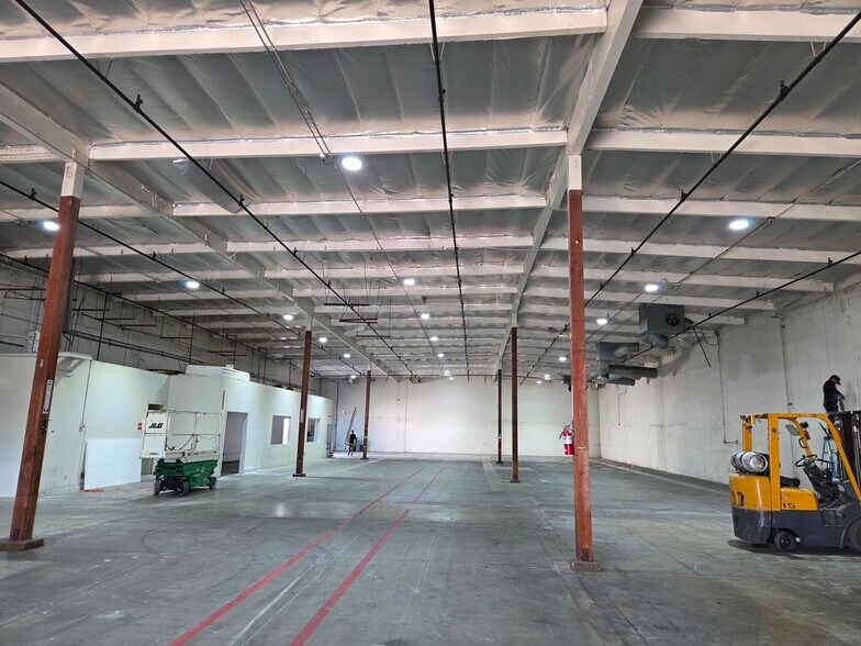 More Photos Of 14095 Laurelwood Pl, Chino Warehouse For Lease