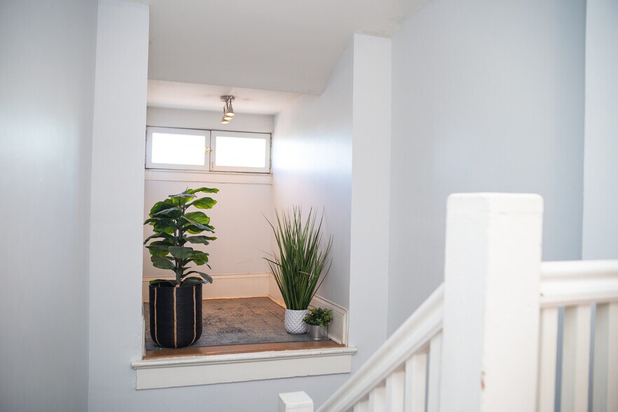 More Photos Of 531 E Lynwood St, Phoenix Office Residential For Sale