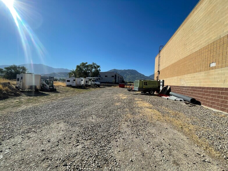 More Photos Of 1693 W American Way, Payson Warehouse For Lease