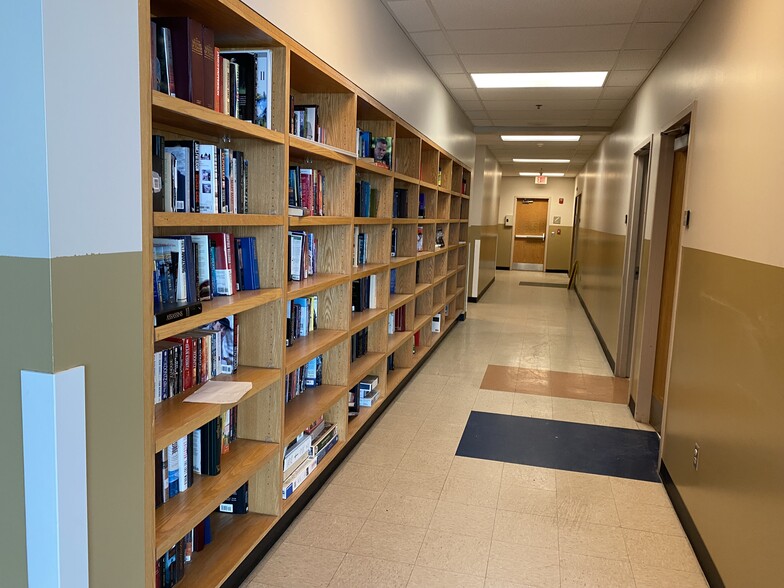 More Photos Of 2551 Dodge St, Omaha Office For Sale