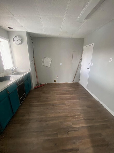 More Photos Of 1733-1735 Maryland Ave, Baltimore Bar For Lease