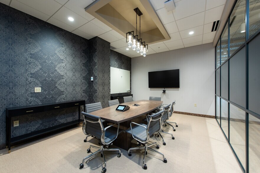 More Photos Of 225 S Dixie Hwy, Coral Gables Coworking Space