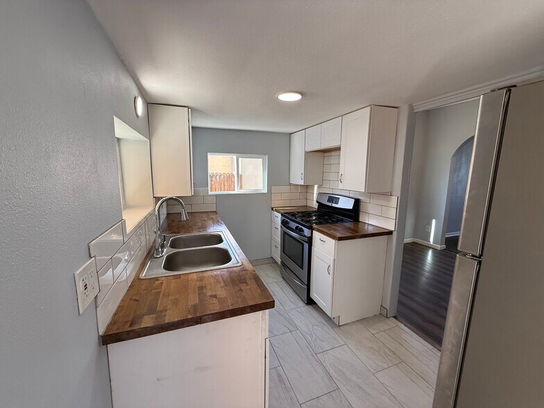 More Photos Of 1594-1598 W Alameda Ave, Denver Storefront Retail Residential For Sale