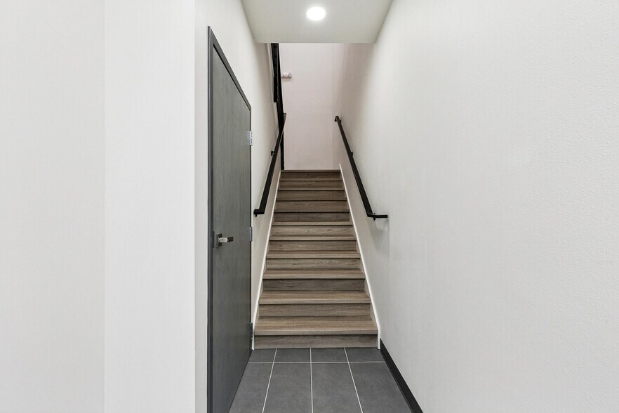 More Photos Of 8411 Parc Pl, Chalmette Office For Sale