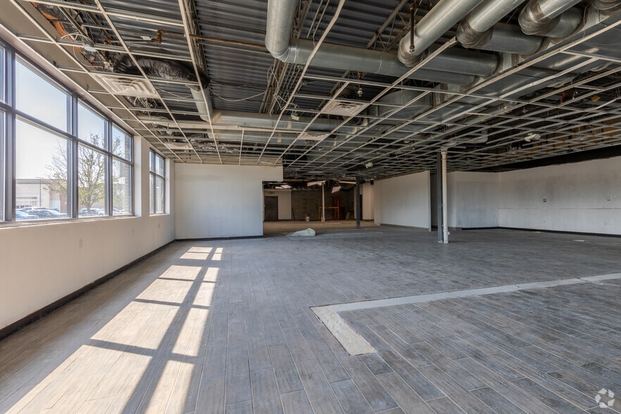 More Photos Of 13810-13854 Lakeside Cir, Sterling Heights Storefront Retail Office For Lease
