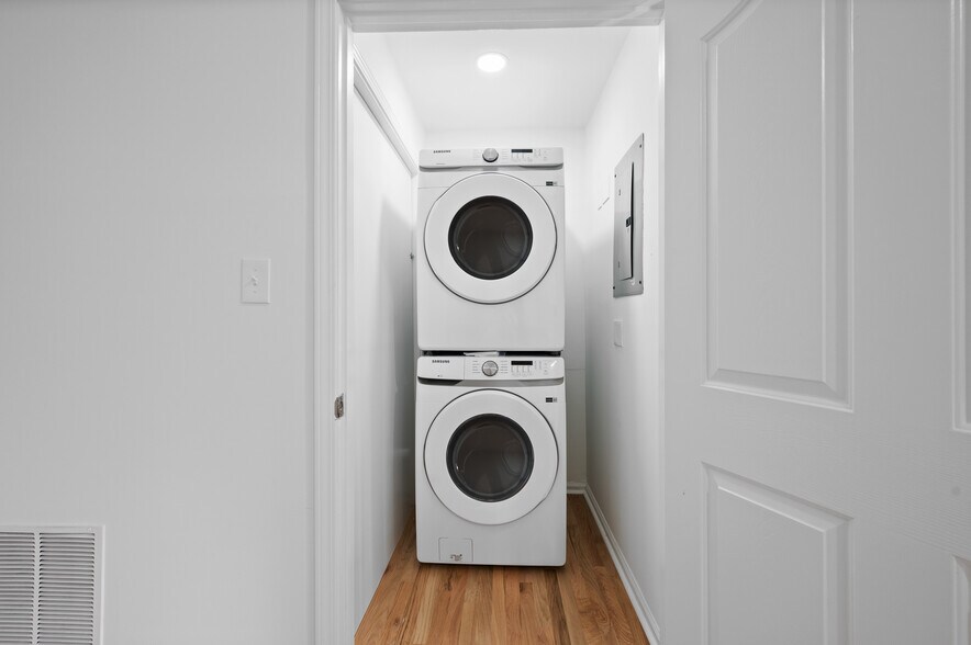 More Photos Of 567 Winton Ter NE, Atlanta Apartments For Sale