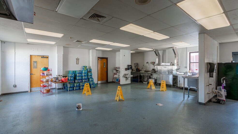 More Photos Of 81 Evick Dr, Franklin Flex For Sale