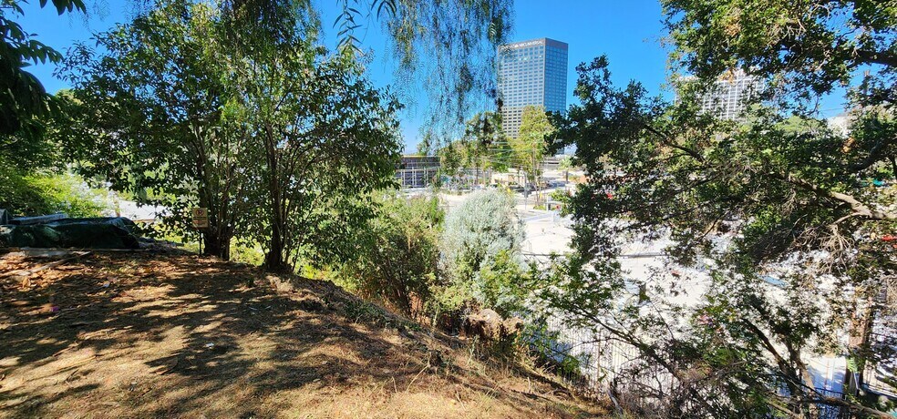 More Photos Of 3643 Fredonia Dr, Los Angeles Land For Sale