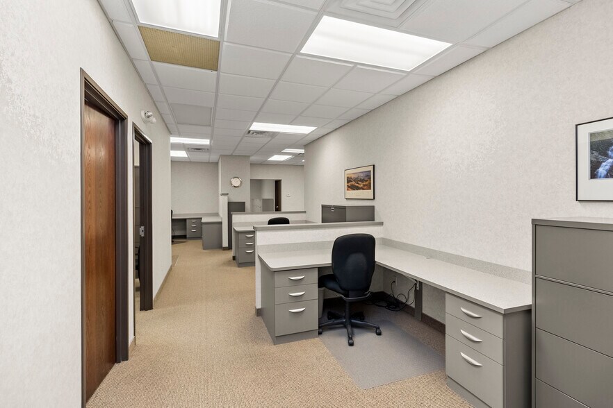 More Photos Of 33 Hiram St, Lake Orion Medical For Lease