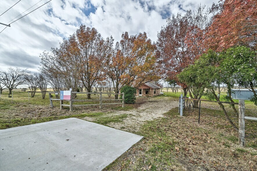 More Photos Of 4100 County Road 101, Taylor Land For Sale