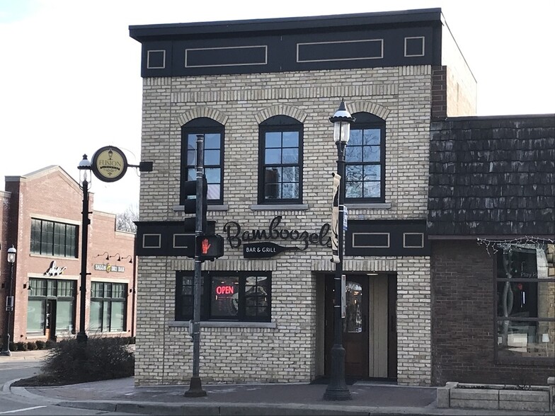 Primary Photo Of 101 W Main St, West Dundee Restaurant For Sale