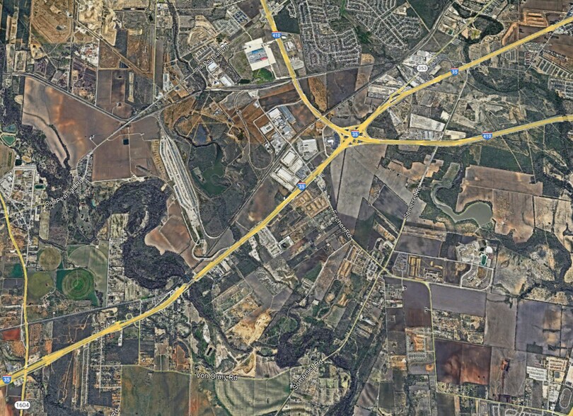 More Photos Of 13901 Interstate 35 S, Von Ormy Land For Sale
