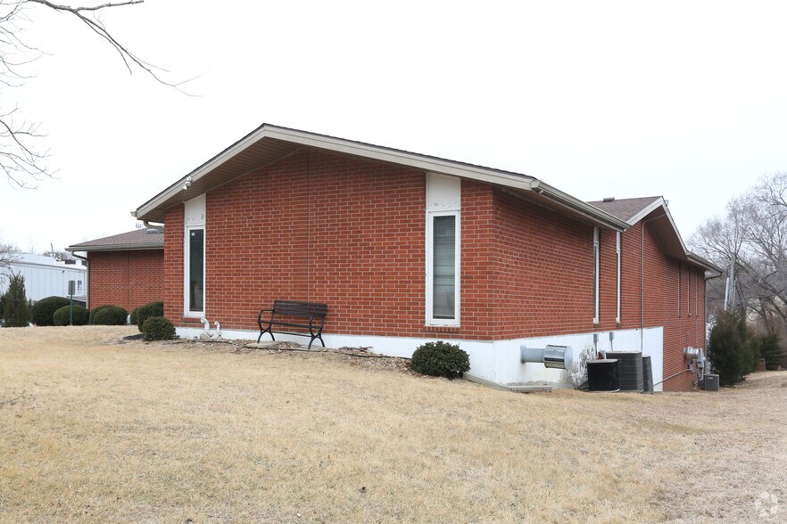 More Photos Of 9020 Rosehill Rd, Lenexa Office For Sale