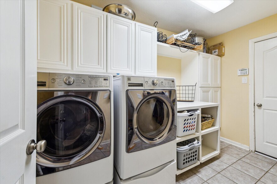 More Photos Of 25535 Richards Rd, Spring Flex For Sale