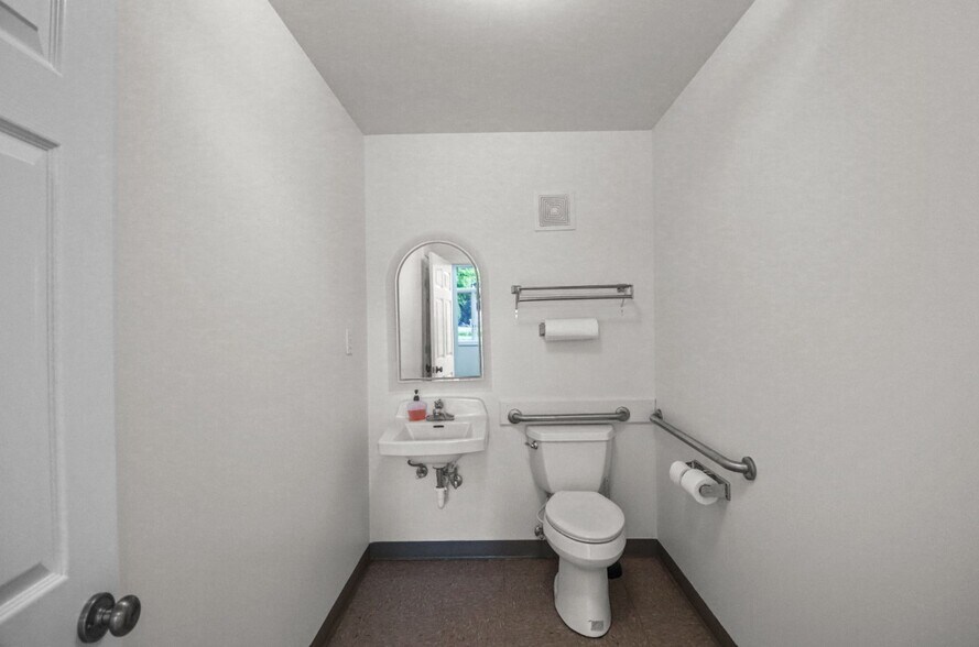 More Photos Of 14717 Friend Rd, Athens Manufacturing For Sale