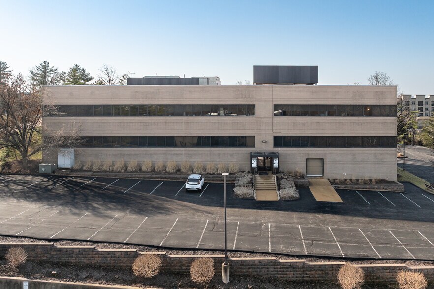 More Photos Of 12837 Flushing Meadows Dr, Des Peres Office For Sale