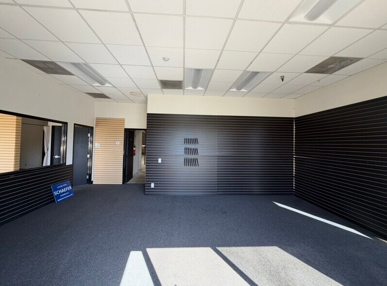 More Photos Of 1914 W Mission Rd, Escondido Warehouse For Lease