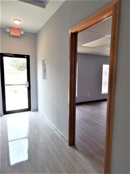 More Photos Of 309 W Nolana Ave, McAllen Office For Lease