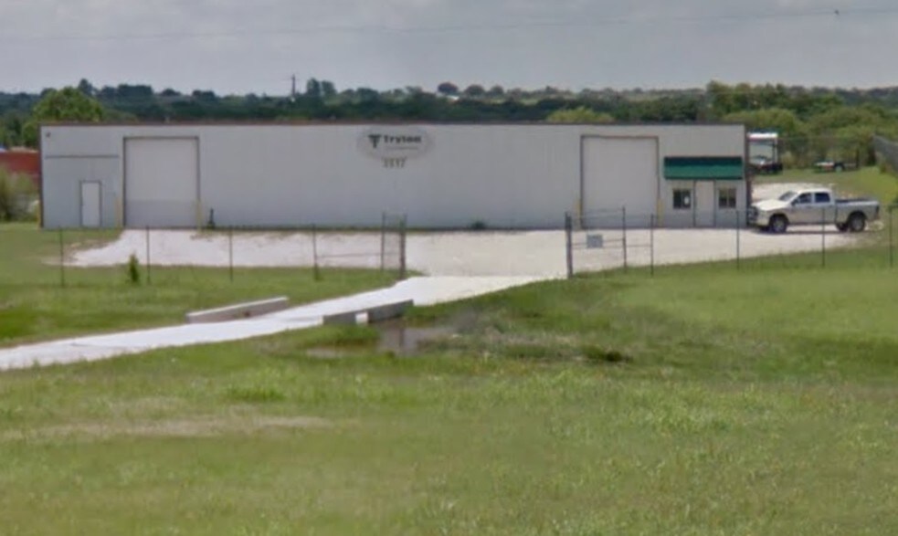 More Photos Of 3517 W Highway 90, Seguin Warehouse For Lease