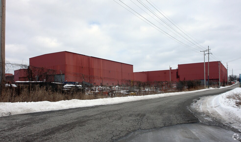 More Photos Of 3710 Hendricks Rd, Youngstown Warehouse For Lease