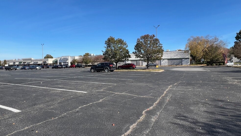 More Photos Of 701 Battlefield Blvd N, Chesapeake Freestanding For Lease