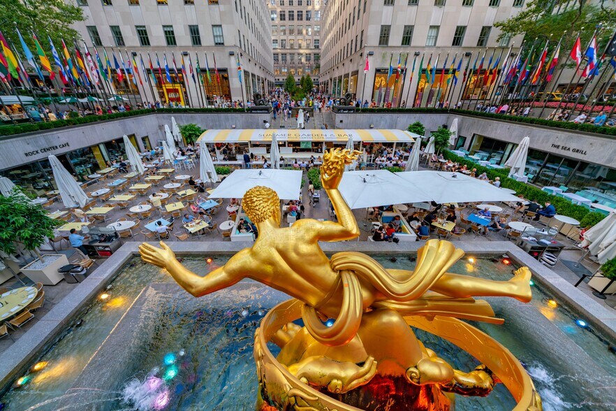 More Photos Of 1251 Avenue of the Americas, New York Office For Lease
